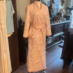 Vintage DeadStock Odette Barsa Sz M Pink Quilted Robe NWT